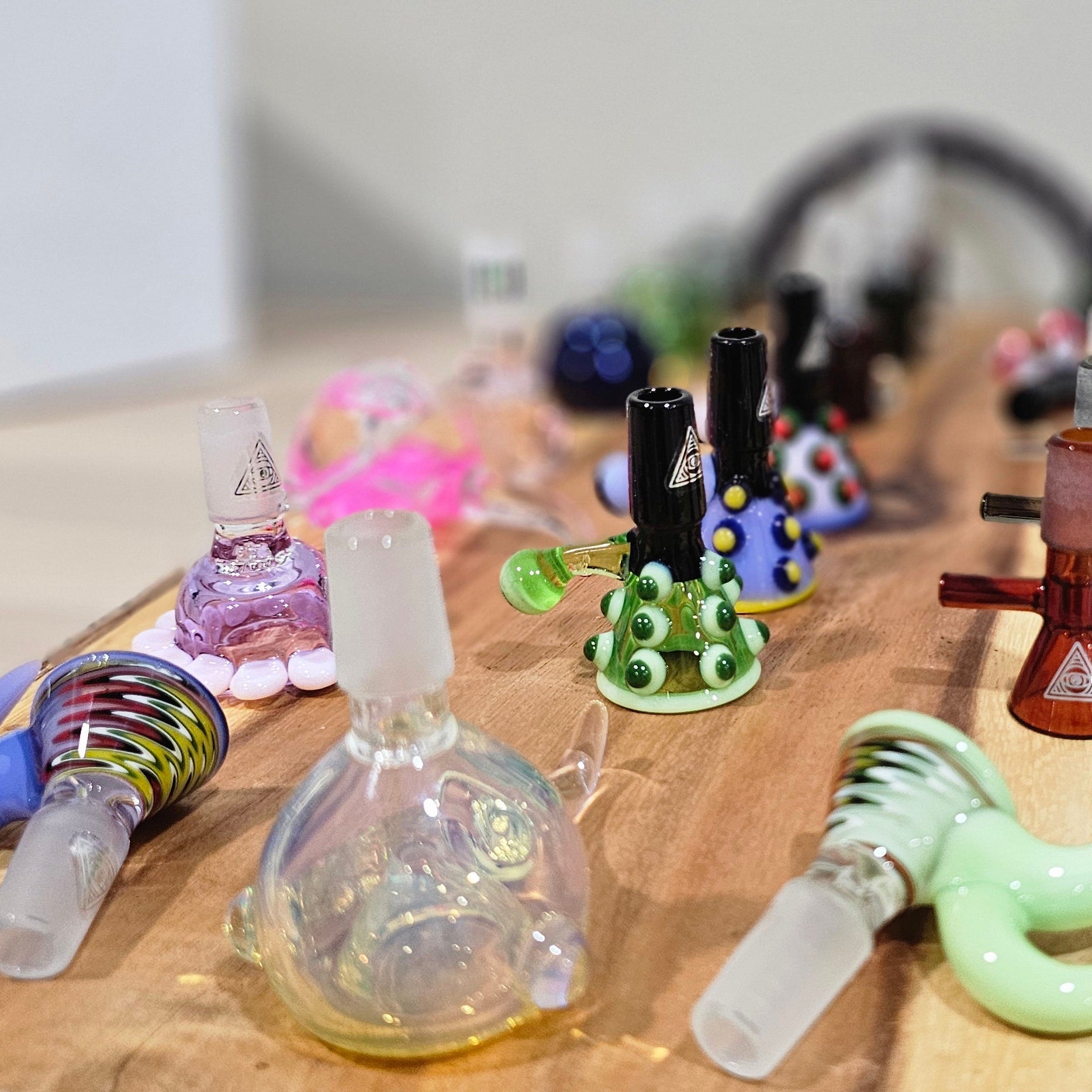 HiDEA 420 Candle – luxury soy candle with hidden 420 accessory in matte black jar glass 14mm bowl slider 